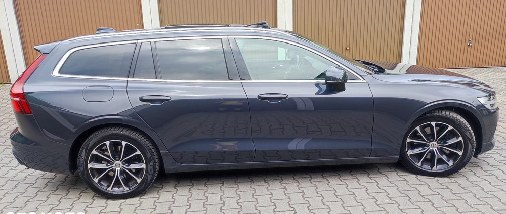 Volvo V60 cena 99900 przebieg: 138399, rok produkcji 2020 z Kraków małe 596